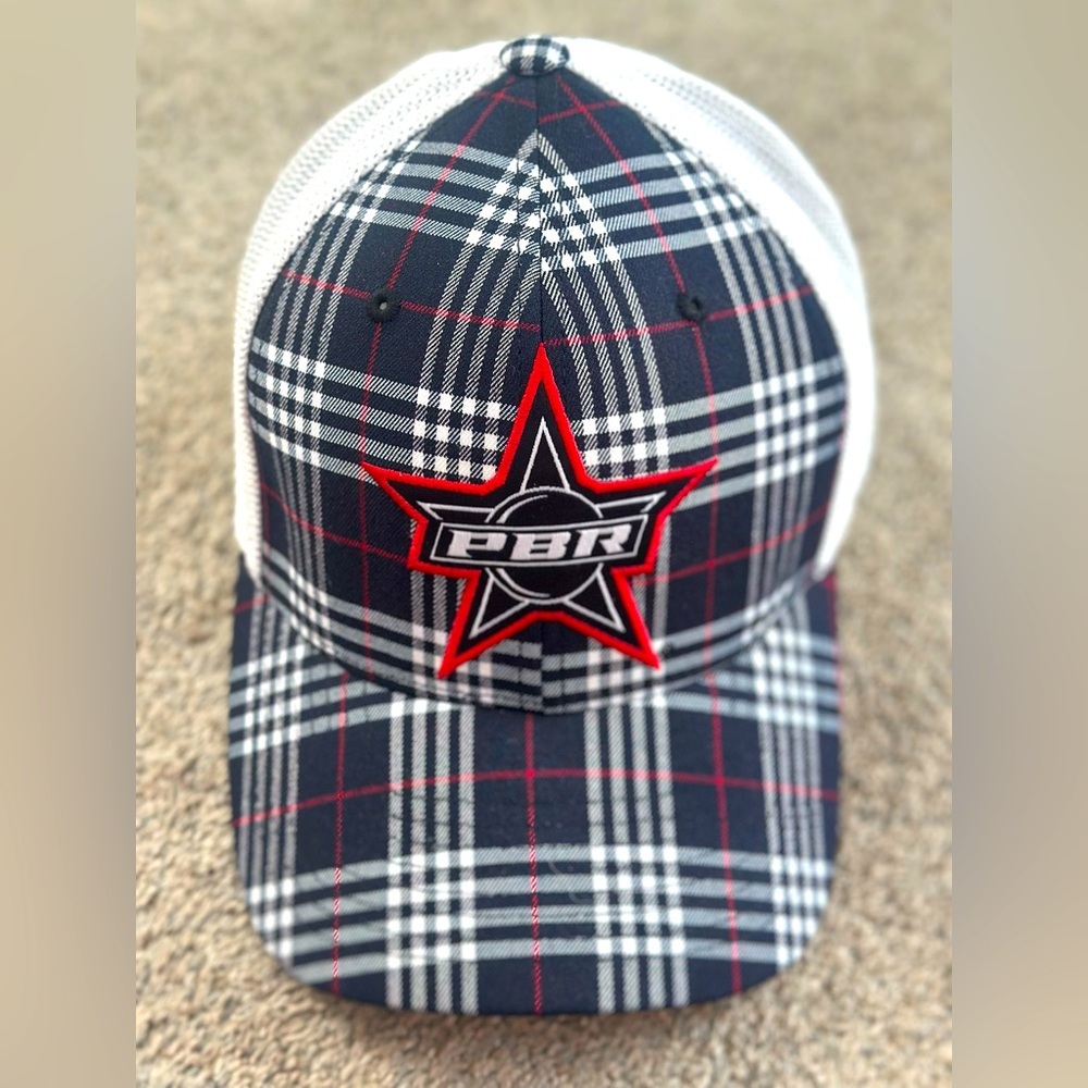 Men’s PBR plaid snap back hat EUC size small-medium